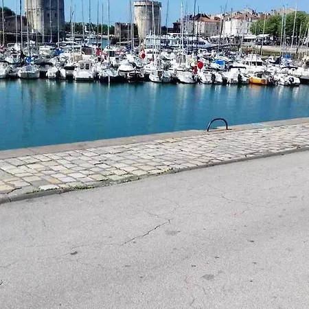 Maison Charmante A La Rochelle Avec Jardin